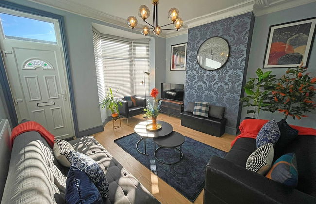 Spacious 3-Bedroom House with Parking - Foto 1