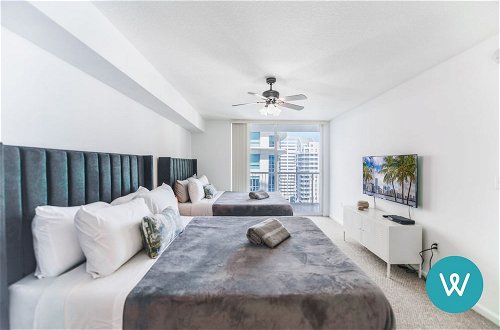 Photo 4 - Chic Condo in Brickell Pool & Gym