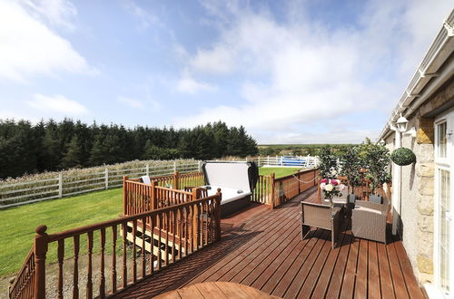 Photo 39 - JOIVY Greenknowes Lodge With Hot Tub And Wood Burning Stove