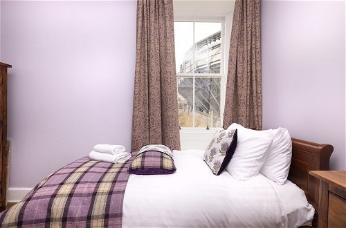 Photo 6 - Altido Charming 2-Bed Flat Near Edinburgh Castle