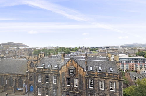 Photo 24 - JOIVY Charming 2-Bed Flat Near Edinburgh Castle