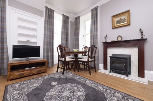 Photo 15 - JOIVY Charming 2-Bed Flat Near Edinburgh Castle