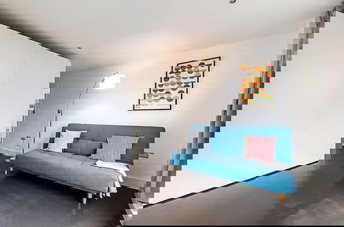 Photo 11 - Drys - Comfortable, Modern Flat in Shoreditch