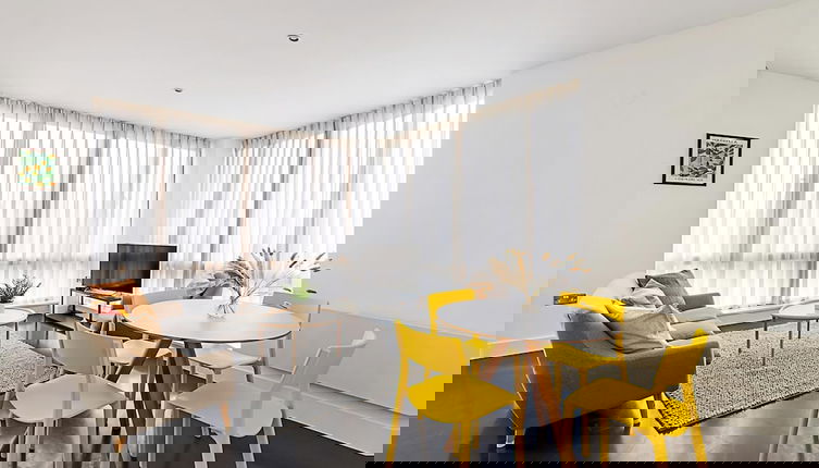 Photo 1 - Drys - Comfortable, Modern Flat in Shoreditch