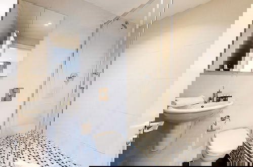 Photo 17 - Drys - Comfortable, Modern Flat in Shoreditch