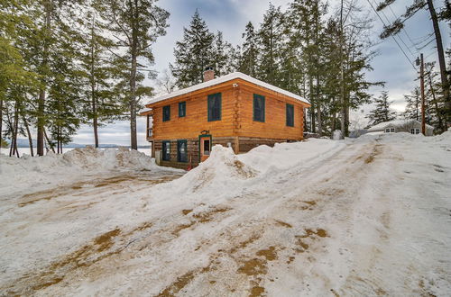 Photo 4 - Weld Waterfront Log Cabin w/ Kayaks & Canoes