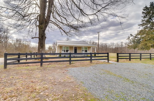 Photo 6 - Orange Cottage w/ Hiking Access: 1 Mi to Lake Anna