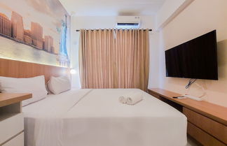 Photo 2 - Cozy Living And Comfy Studio Sky House Bsd Apartment