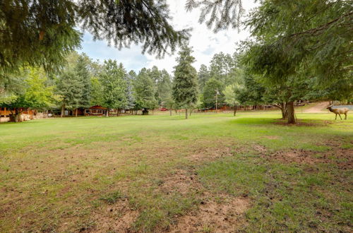 Foto 20 - Rustic Pine Retreat w/ Fenced 1-acre Yard