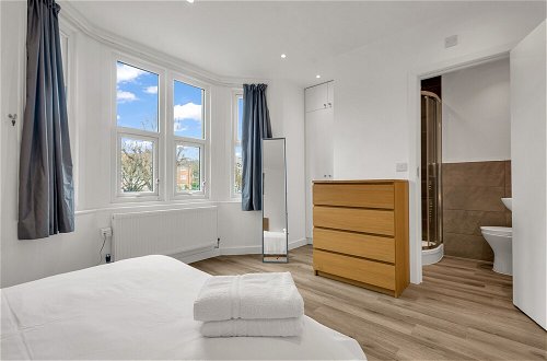Foto 5 - Charming 2-bed Apartment in South West London