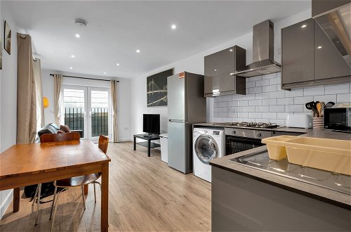 Photo 8 - Charming 2-bed Apartment in South West London