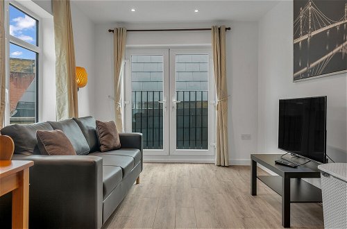 Photo 11 - Charming 2-bed Apartment in South West London