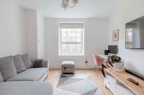 Photo 17 - Central & Stylish 1BD Flat - 8mins to Greenwich