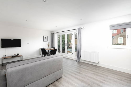 Photo 17 - Skyvillion -vineyard Court- Enfield 1bed With Balcony