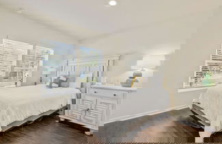 Photo 2 - The Robins Nest 3 BDR 15 Min to Downtown!