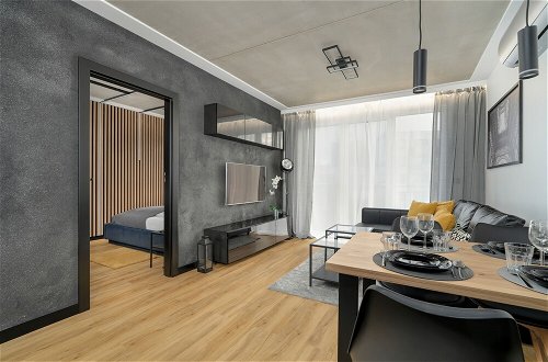 Photo 22 - Black and Green Apartment by Renters