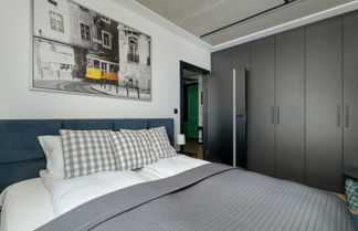 Photo 3 - Black and Green Apartment by Renters