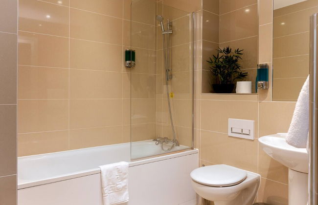 Skyvillion 1bed Enfield Flat W Balcony & Parking - Foto 7