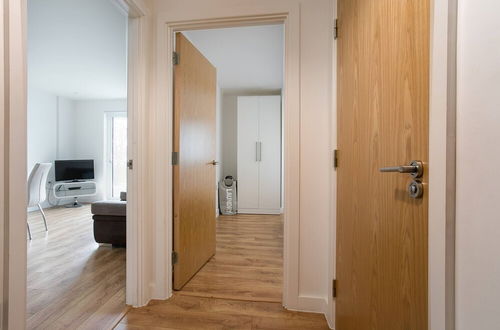 Photo 12 - Skyvillion - 1bed Enfield Flat W/balcony+parking