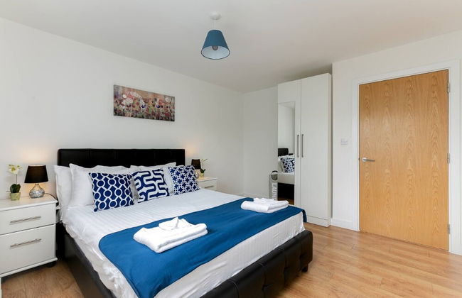 Skyvillion 1bed Enfield Flat W Balcony & Parking - Foto 2