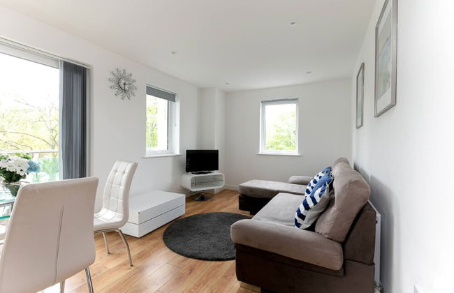 Skyvillion 1bed Enfield Flat W Balcony & Parking - Foto 6