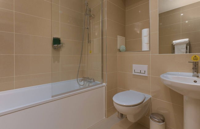 Skyvillion 1bed Enfield Flat W Balcony & Parking - Foto 8