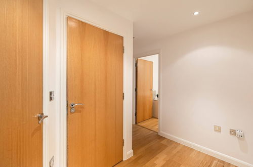 Photo 21 - Skyvillion - Spacious 2bed W/balcony In Barnet