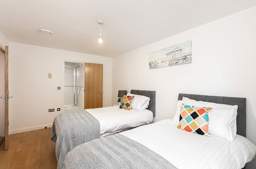 Photo 10 - Skyvillion - Spacious 2bed W/balcony In Barnet