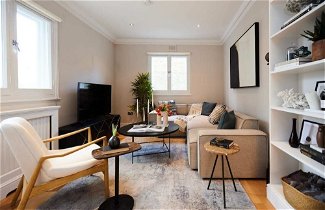 Photo 1 - The Earl's Court Space - Modern 2bdr Flat With Terrace + Parking