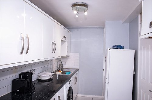 Foto 6 - Stunning 2-bed Apartment in London