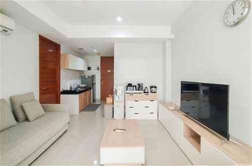 Photo 14 - Tranquil Designed 2Br Apartment Dago Suites