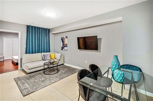 Foto 1 - Fantastic 1BD Apt Next to the Convention Center and Reading Terminal