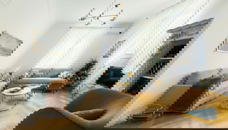 Photo 1 - Belle Epoque House of Mirror