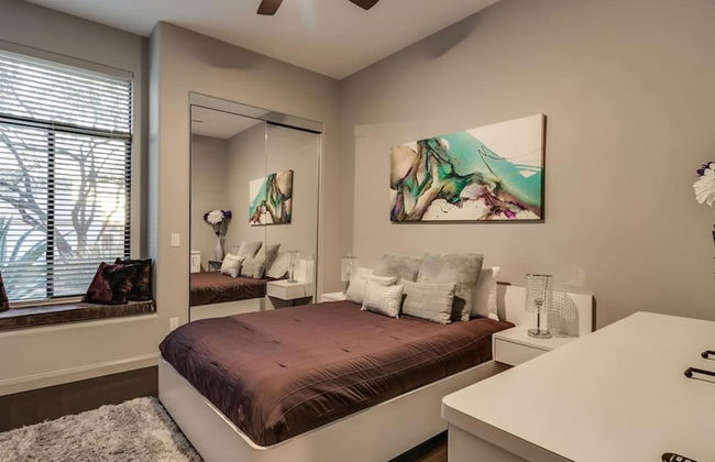 Luxury Contemporary Sanctuary w/ Pool and Views! - Photo 11