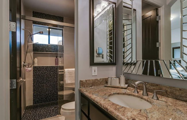 Luxury Contemporary Sanctuary w/ Pool and Views! - Photo 32