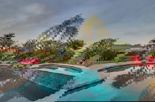 Foto 40 - Luxury Contemporary Sanctuary w/ Pool and Views!