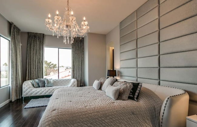 Luxury Contemporary Sanctuary w/ Pool and Views! - Photo 2