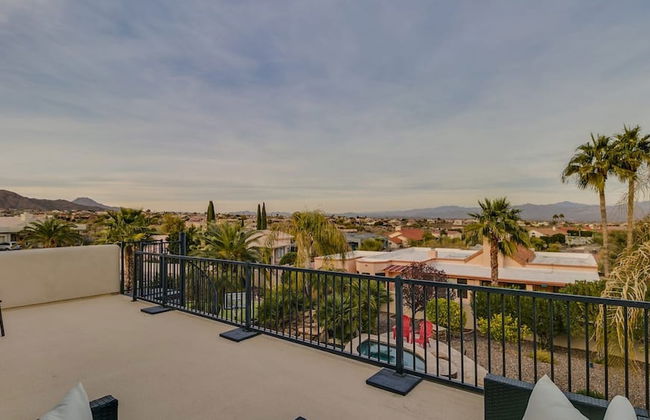 Luxury Contemporary Sanctuary w/ Pool and Views! - Photo 27