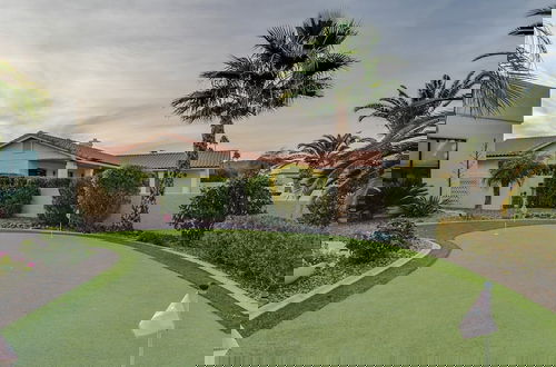 Foto 42 - Luxury Contemporary Sanctuary w/ Pool and Views!