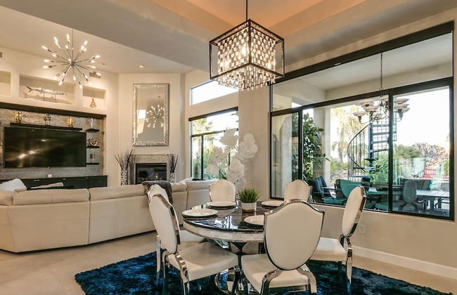 Luxury Contemporary Sanctuary w/ Pool and Views! - Photo 24