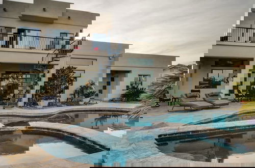Foto 37 - Luxury Contemporary Sanctuary w/ Pool and Views!