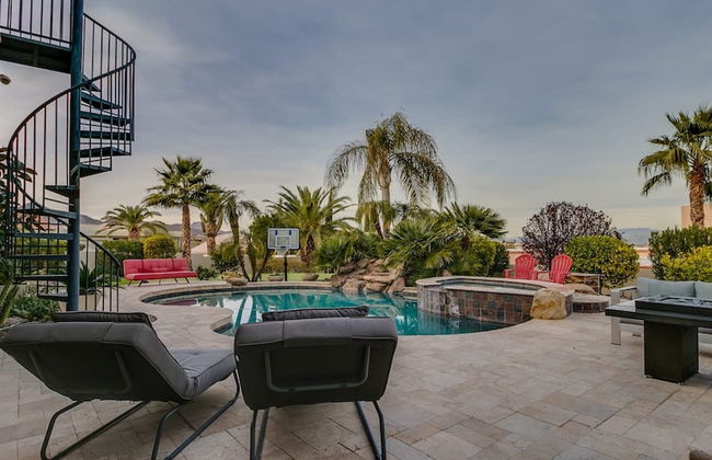 Luxury Contemporary Sanctuary w/ Pool and Views! - Photo 53