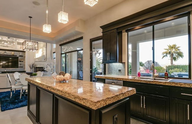 Luxury Contemporary Sanctuary w/ Pool and Views! - Photo 15