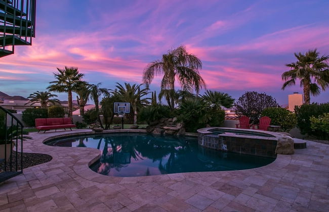 Luxury Contemporary Sanctuary w/ Pool and Views! - Photo 39