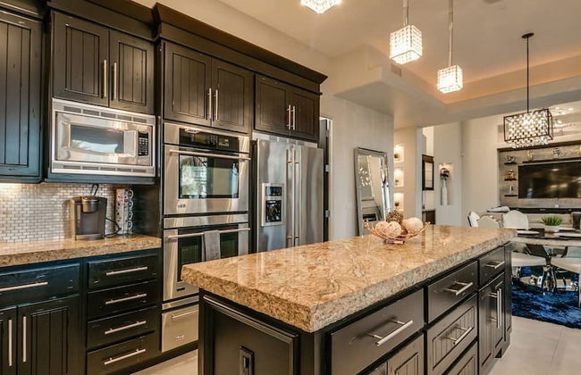 Luxury Contemporary Sanctuary w/ Pool and Views! - Photo 16