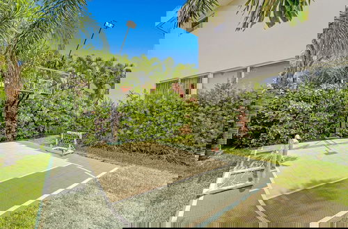 Foto 25 - Luxurious Beach Retreat w/ Heated Pool&basketball