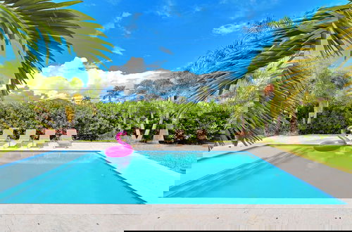 Foto 24 - Luxurious Beach Retreat w/ Heated Pool&basketball