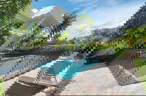Foto 23 - Luxurious Beach Retreat w/ Heated Pool&basketball