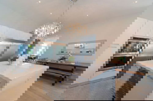 Foto 74 - Luxurious Beach Retreat w/ Heated Pool&basketball