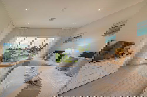 Foto 4 - Luxurious Beach Retreat w/ Heated Pool&basketball